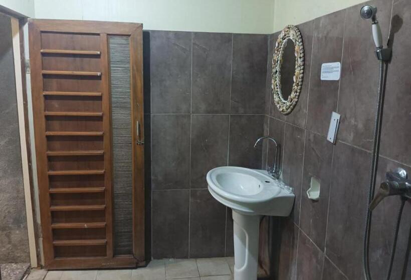 Трехместный Президентский, The Village Resort Bogor