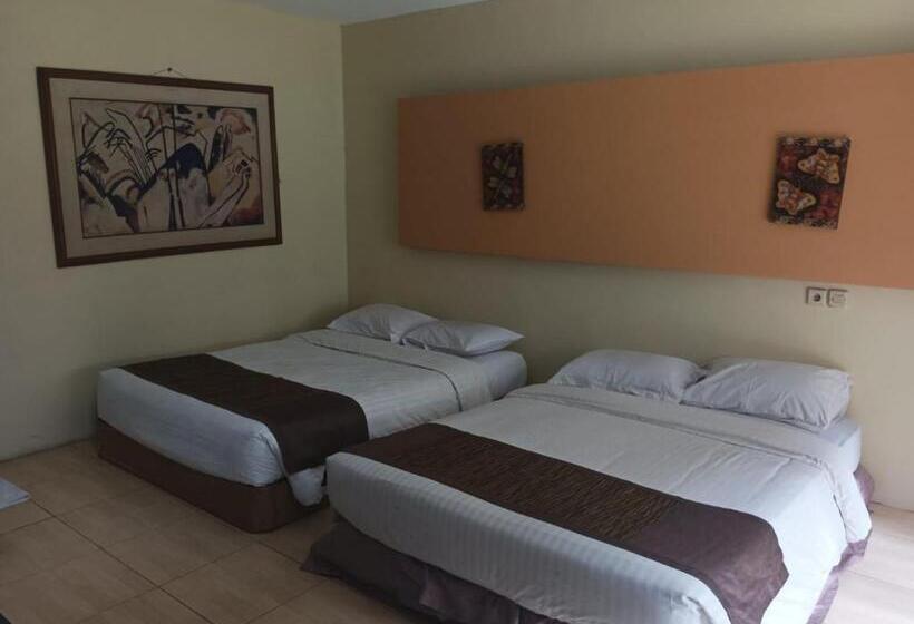 Трехместный Президентский, The Village Resort Bogor