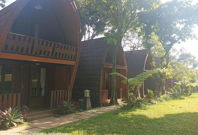 Семейный Номер Вид на Сад, The Village Resort Bogor