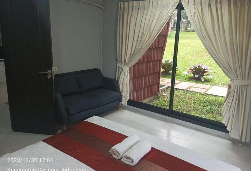 Семейный Номер Вид на Сад, The Village Resort Bogor