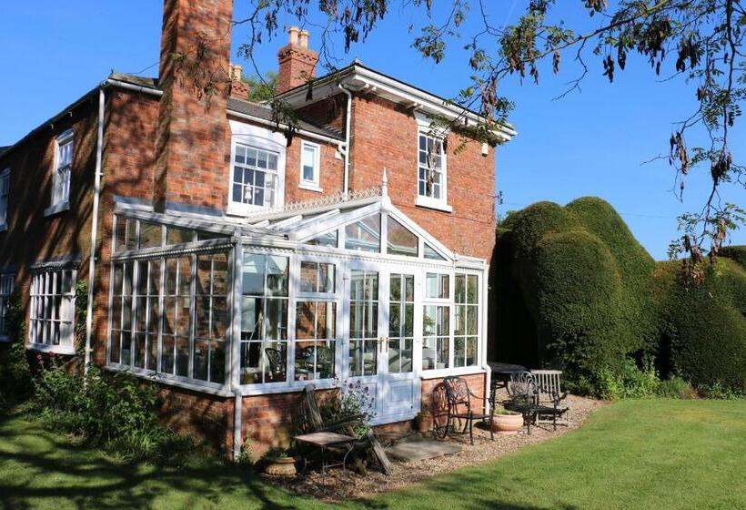 스탠다드 자쿠지 룸, The Grange