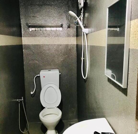 标准三人间, Highway Times Inn