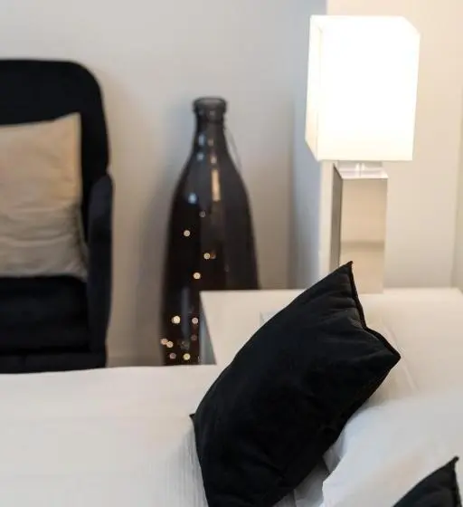 ３ベッドルームアパートメント, Carly S Rooms