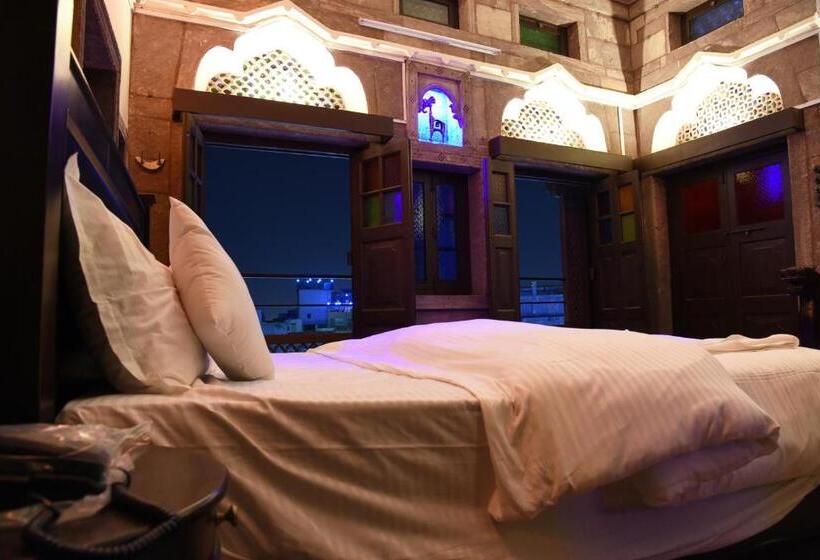 Люкс с Балконом, The Thikana Heritage