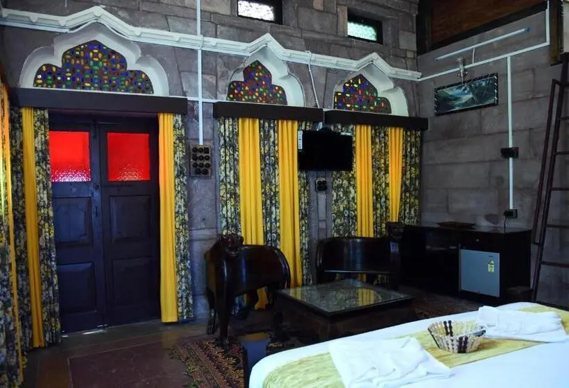 سوئیت با بالکن, The Thikana Heritage