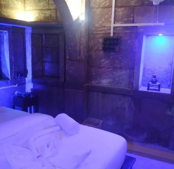 Номер Стандарт, The Thikana Heritage