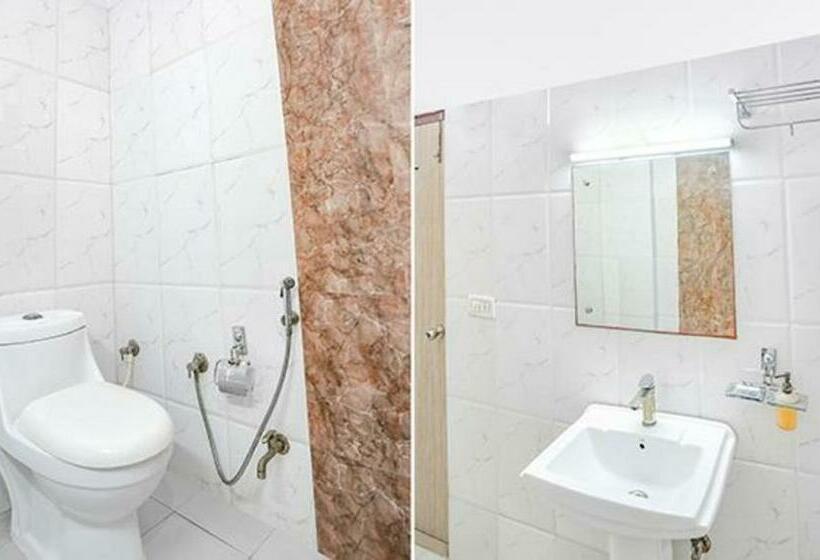 디럭스 룸, Itsy By Treebo  Golden Bird Agra