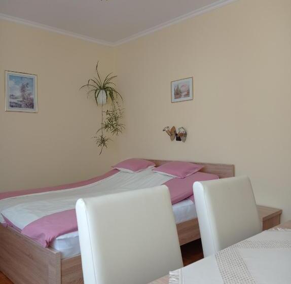 침실 2개 스위트, Akác Vendégház