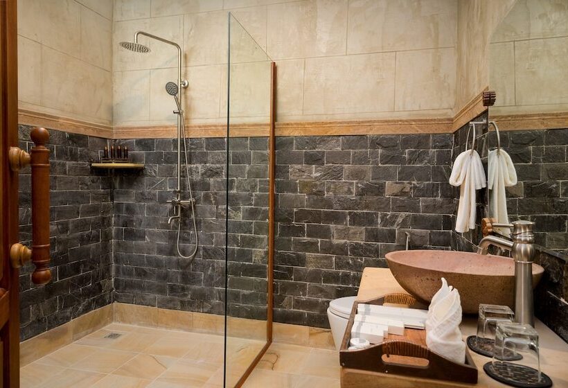 Deluxe Suite, Model Angkor Resort