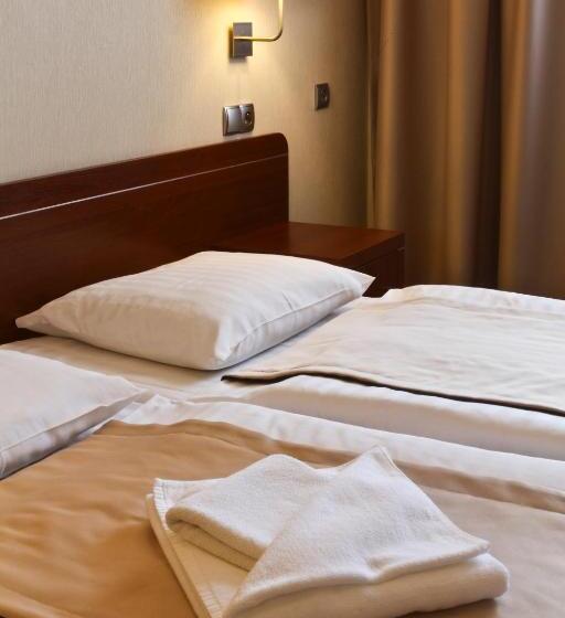 اتاق استاندارد, Centrum Green Hill Business & Spa