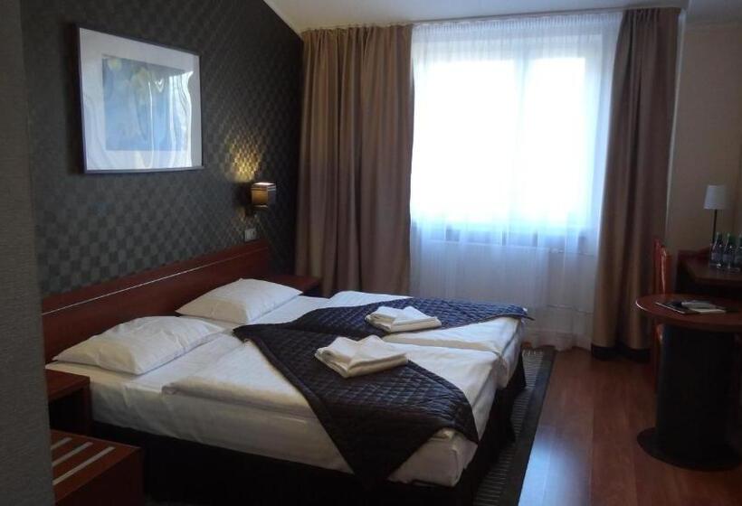 اتاق استاندارد, Centrum Green Hill Business & Spa