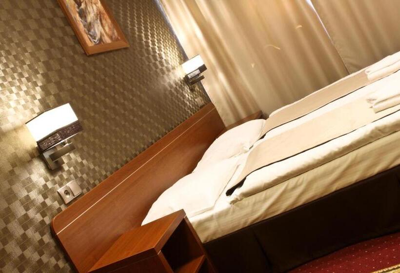 اتاق استاندارد, Centrum Green Hill Business & Spa