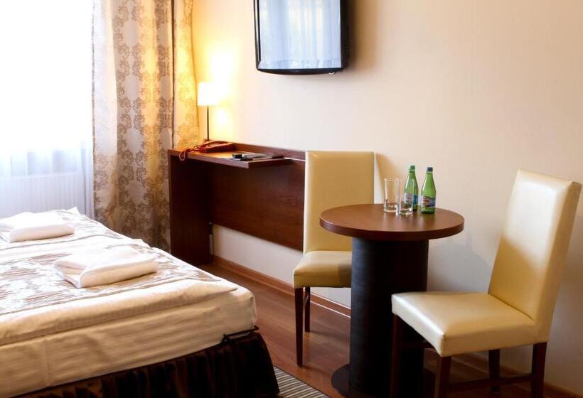 اتاق استاندارد, Centrum Green Hill Business & Spa