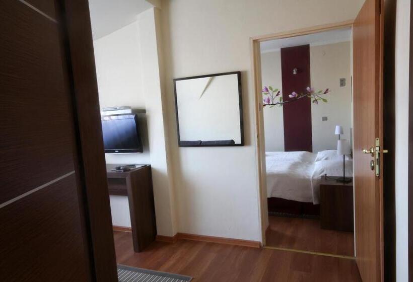 سوییت لوکس, Centrum Green Hill Business & Spa