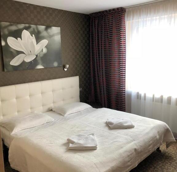 آپارتمان خانوادگی, Centrum Green Hill Business & Spa