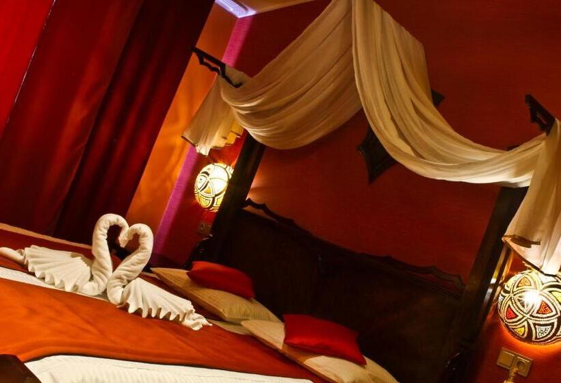 اتاق لوکس با تخت بزرگ, Centrum Green Hill Business & Spa