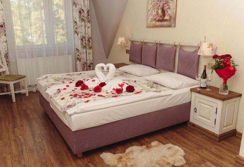 اتاق لوکس با تخت بزرگ, Centrum Green Hill Business & Spa