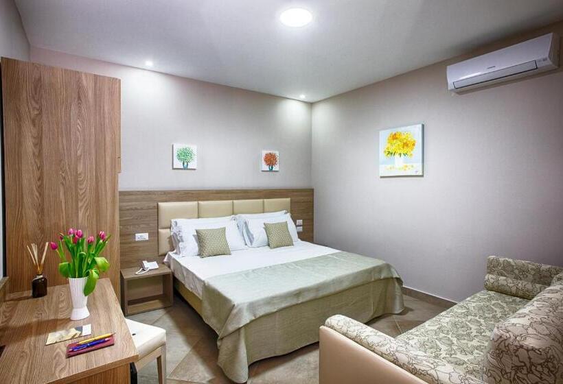 スタンダードルーム, Del Sole