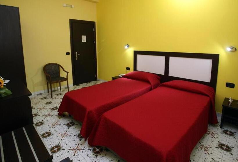 スタンダードルーム, Del Sole