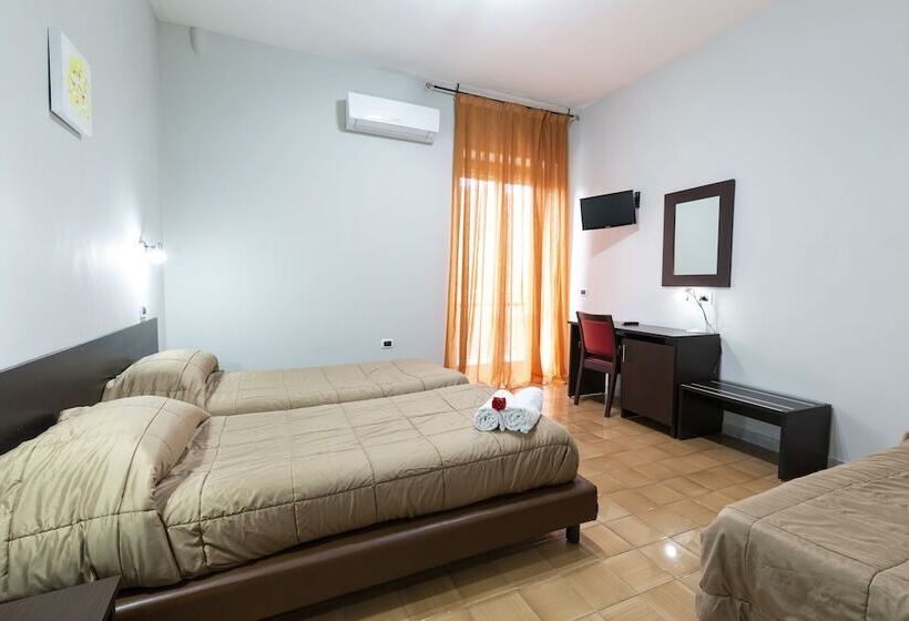 スタンダードトリプルルーム, Del Sole