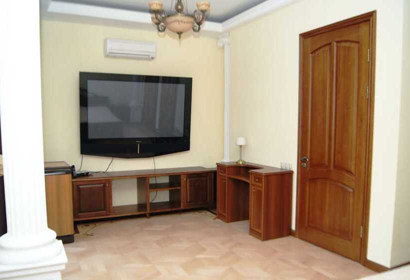 اتاق لوکس با بالکن, Dynasty Apartments