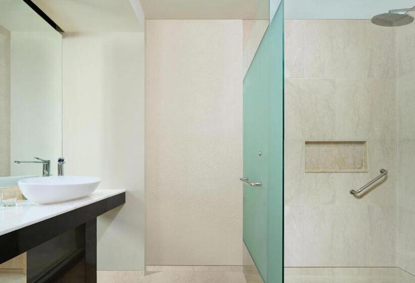 스탠다드 룸 킹사이즈 침대, Four Points By Sheraton Bali, Ungasan