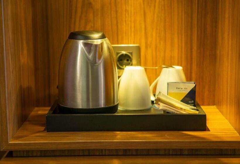 اتاق استاندارد با بالکن و چشم‌انداز باغ, Four Points By Sheraton Bali, Ungasan