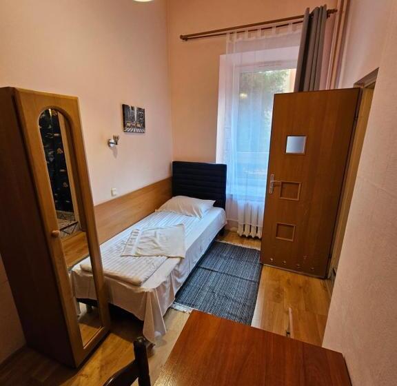 غرفة قياسية فردية, Haga