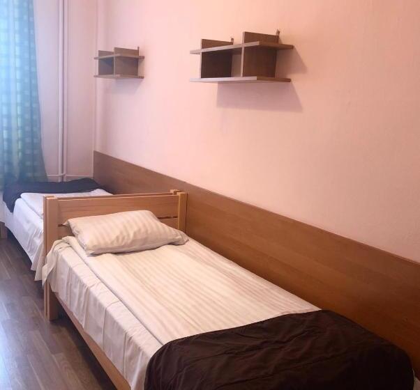 غرفة قياسية ثلاثية حمام مشترك, Haga