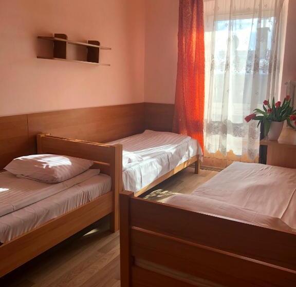 غرفة قياسية ثلاثية حمام مشترك, Haga