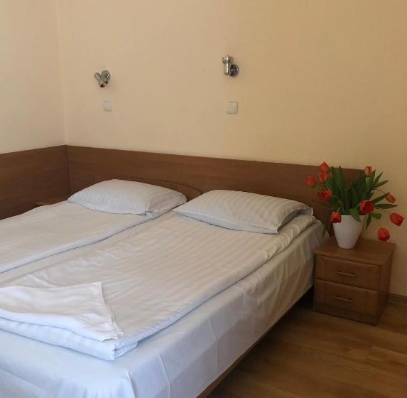 غرفة قياسية رباعية حمام مشترك, Haga