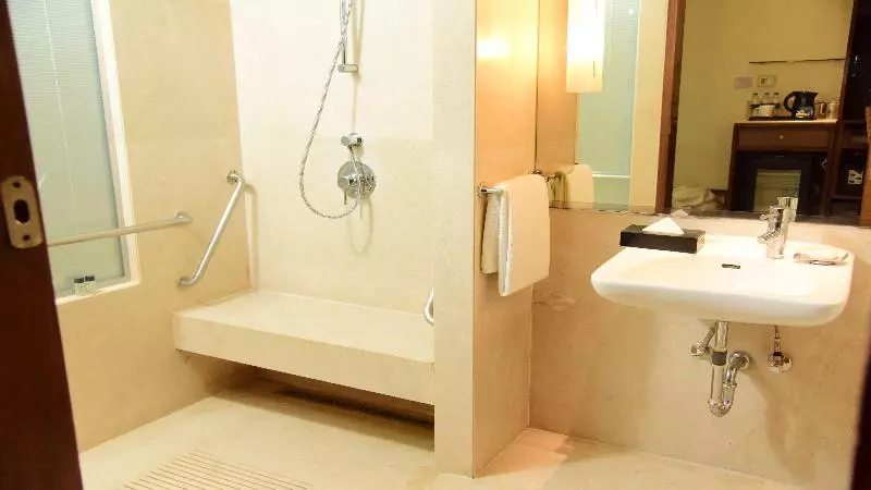 身障者適用キングサイズベッドルーム, Holiday Inn Jaipur City Centre, An Ihg
