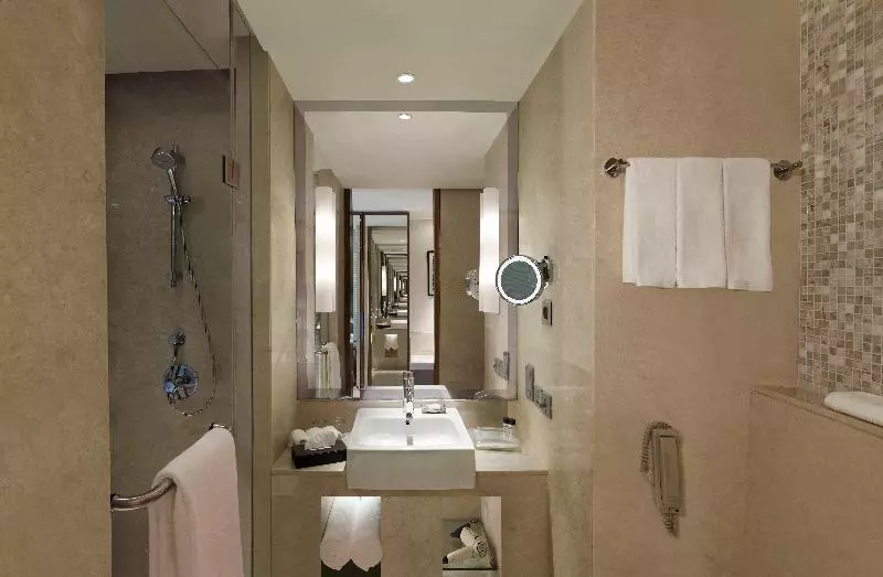 キングサイズベッドのスタンダードルーム, Holiday Inn Jaipur City Centre, An Ihg