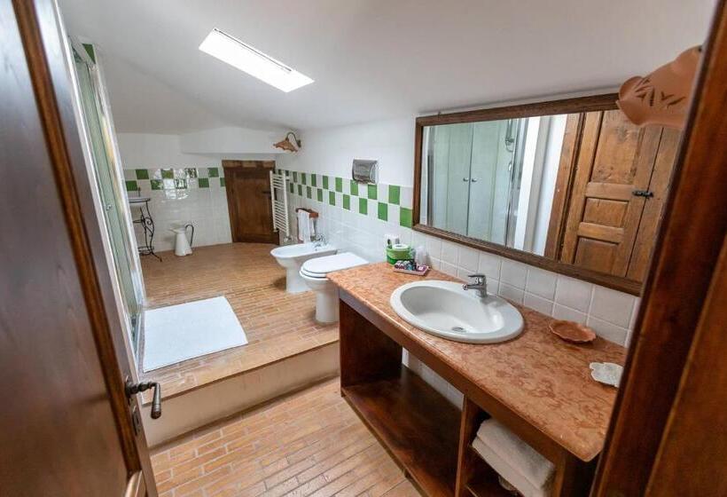 스탠다드 트리플 룸, Il Castello Di San Sergio