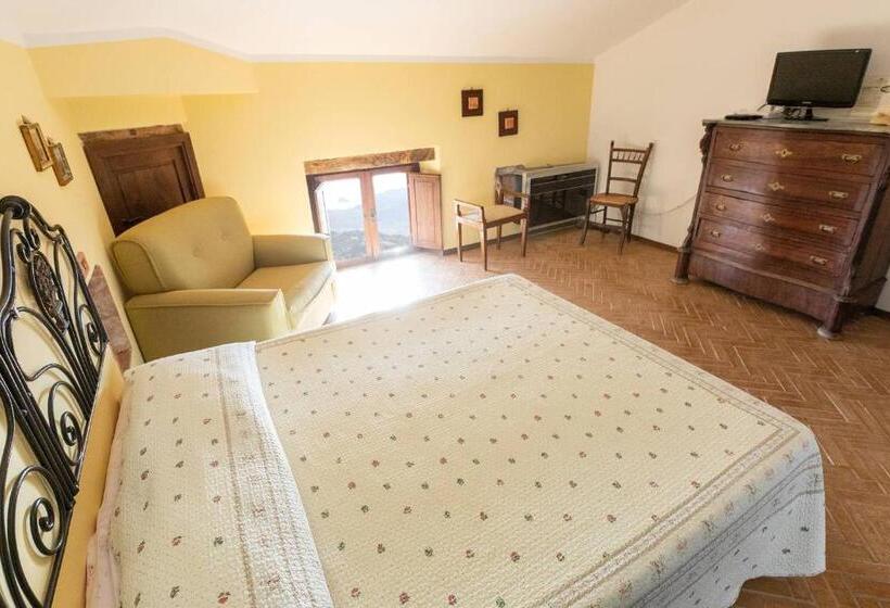 اتاق استاندارد سه نفره, Il Castello Di San Sergio