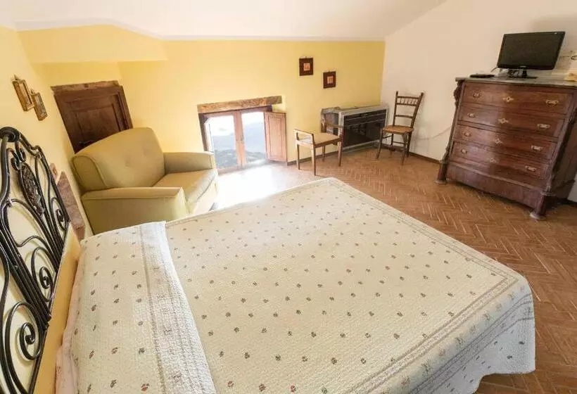 اتاق استاندارد سه نفره, Il Castello Di San Sergio