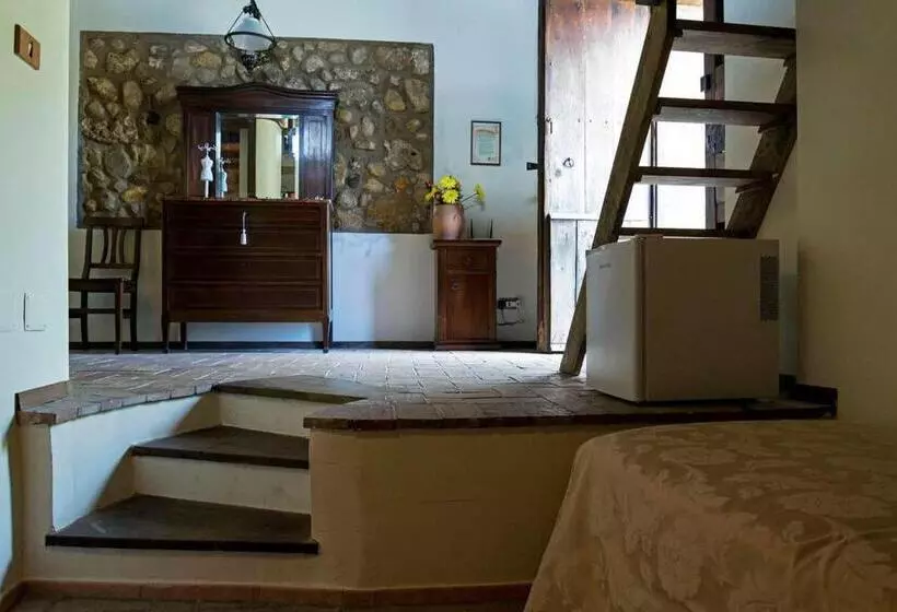 اتاق استاندارد چهار تخته, Il Castello Di San Sergio