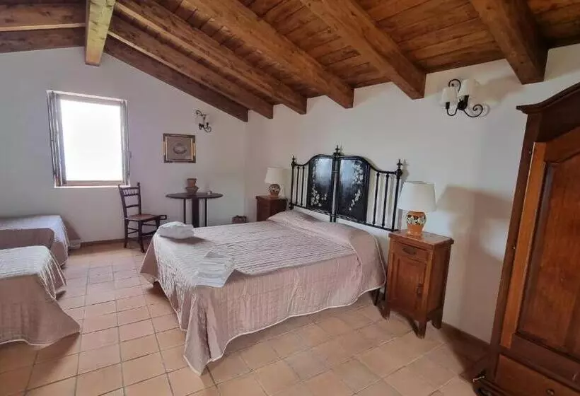 اتاق سوپریور چهار تخته, Il Castello Di San Sergio