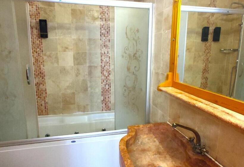 Standard Room, Kemerlihan Deluxe