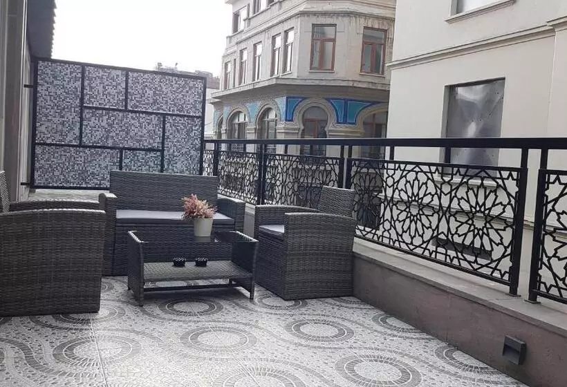 سوئیت با بالکن, Manesol Boutique Galata