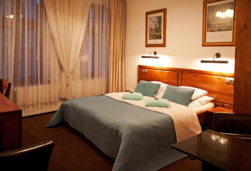 اتاق راحتی, Pod Orłem