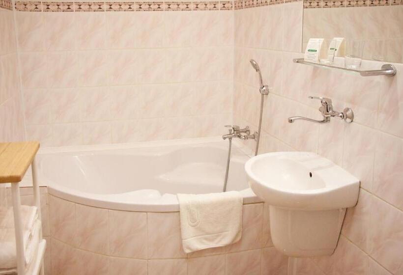 اتاق راحتی, Pod Orłem