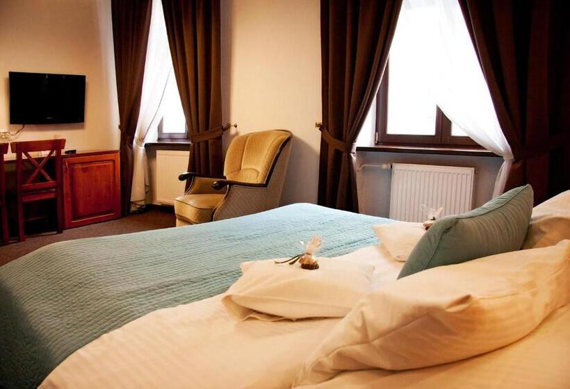 اتاق راحتی, Pod Orłem