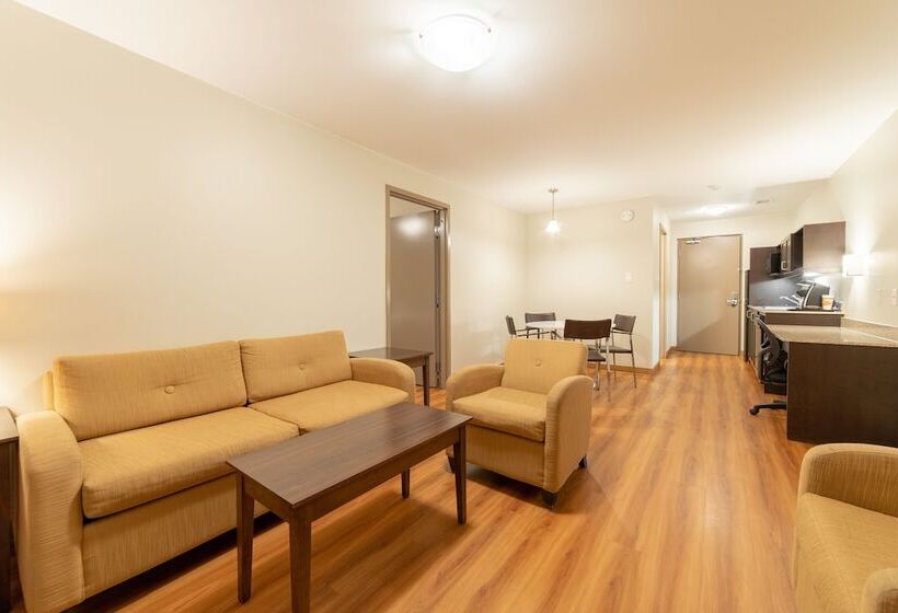 جناح, Quality Inn & Suites