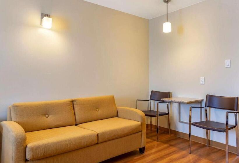 جناح, Quality Inn & Suites