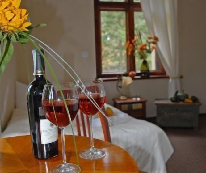 Habitación Triple Estándar, Rezydencja Biały Jar