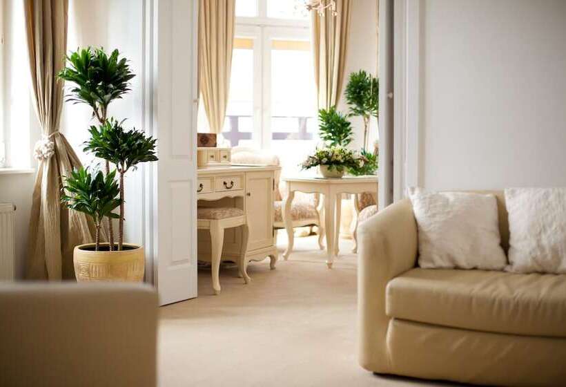 ファミリールーム, Szrenicowy Dwór