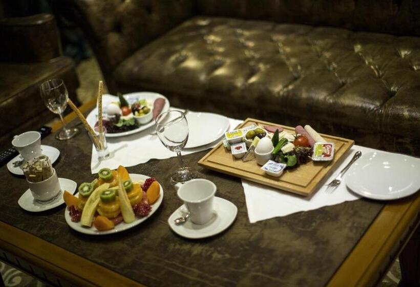 سوئیت با تخت بزرگ, Teymur Continental