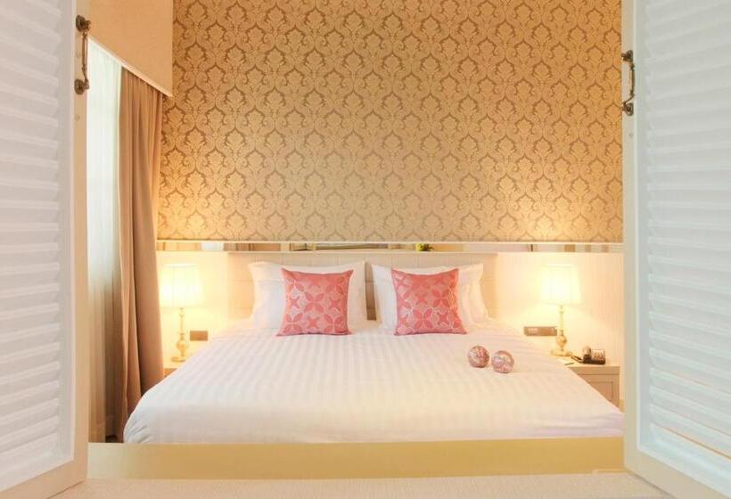 デラックスルーム, The Raya Surawong Bangkok