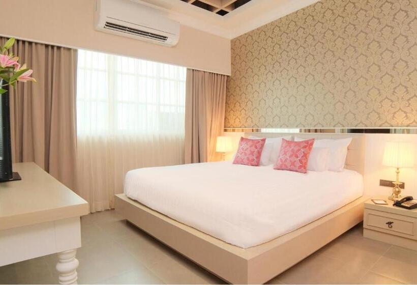 デラックスルーム, The Raya Surawong Bangkok